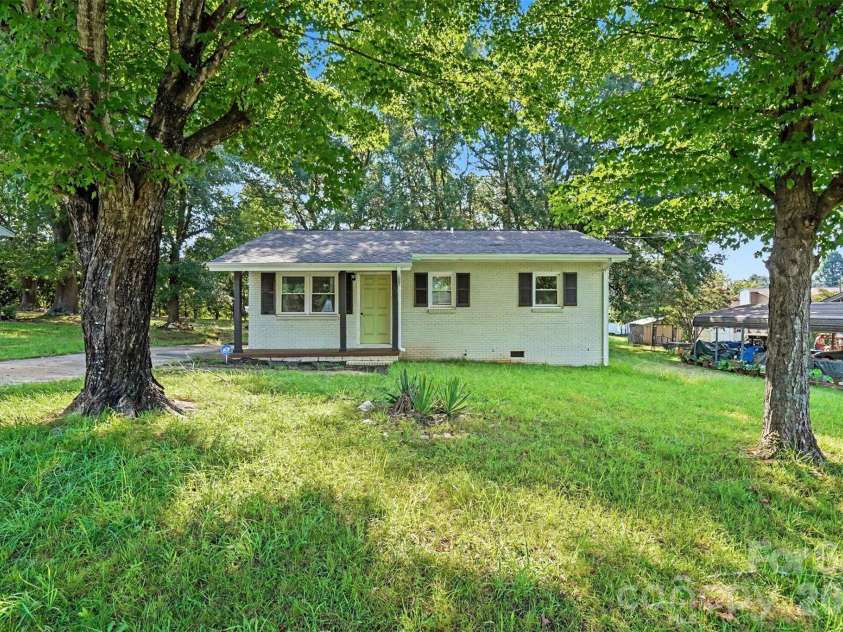 1328 Newton Street, Shelby, NC 28150.  MLS# CAR4409667, YatesRealty ID 43862. 