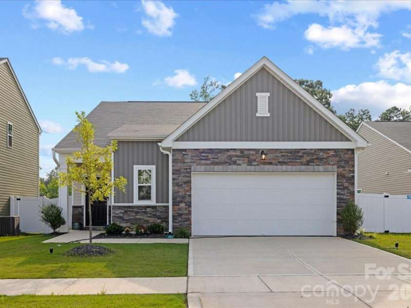 144 BABBLING BROOK Drive, Clayton, NC 27520.  MLS# CAR4414260, YatesRealty ID 43863. 