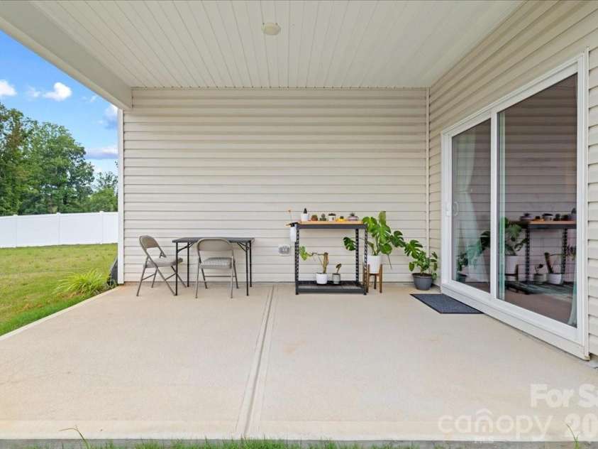 144 BABBLING BROOK Drive, Clayton, NC 27520.  MLS# CAR4414260, YatesRealty ID 43863. 