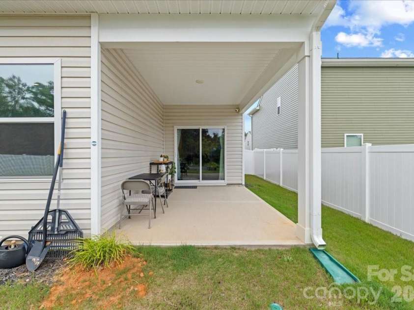 144 BABBLING BROOK Drive, Clayton, NC 27520.  MLS# CAR4414260, YatesRealty ID 43863. 