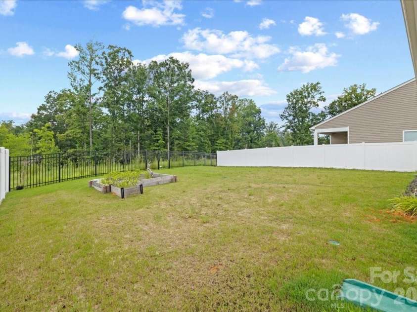 144 BABBLING BROOK Drive, Clayton, NC 27520.  MLS# CAR4414260, YatesRealty ID 43863. 