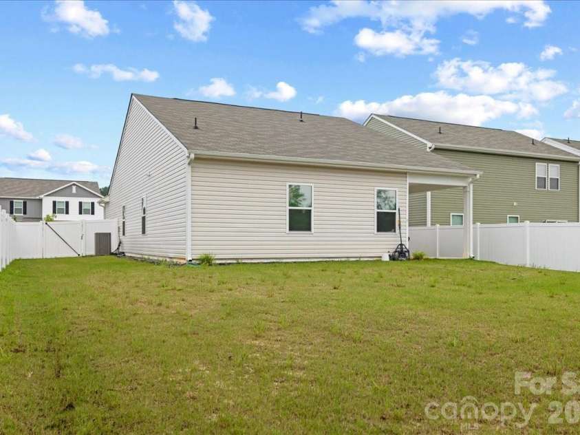 144 BABBLING BROOK Drive, Clayton, NC 27520.  MLS# CAR4414260, YatesRealty ID 43863. 