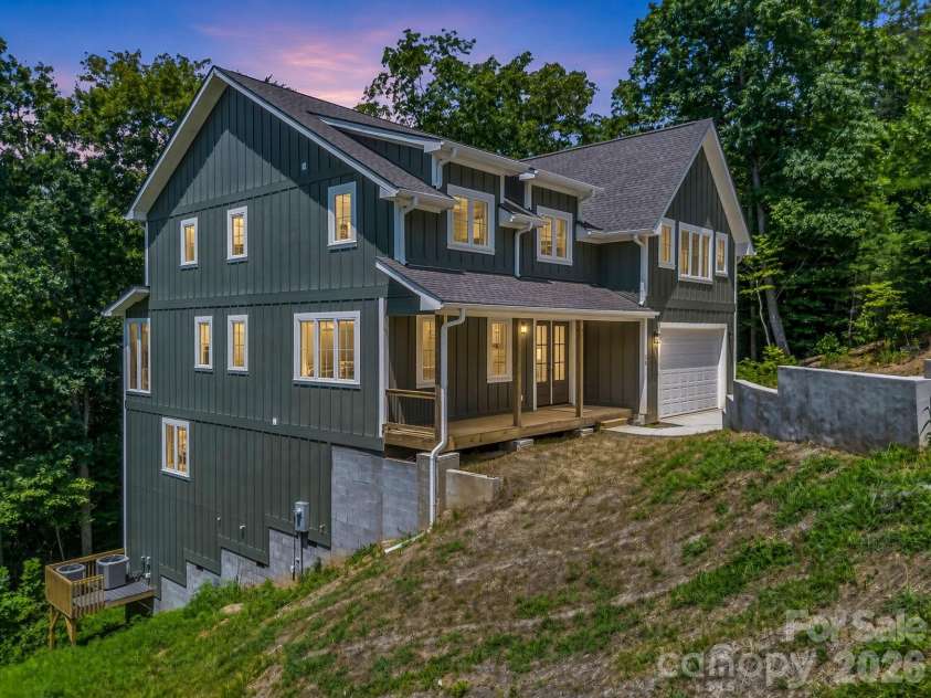 50 Stone Crest Mountain Drive, Black Mountain, NC 28711.  MLS# CAR4401412, YatesRealty ID 43865. 