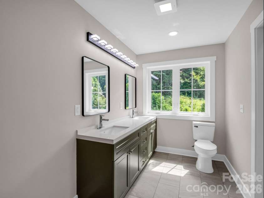 50 Stone Crest Mountain Drive, Black Mountain, NC 28711.  MLS# CAR4401412, YatesRealty ID 43865. 