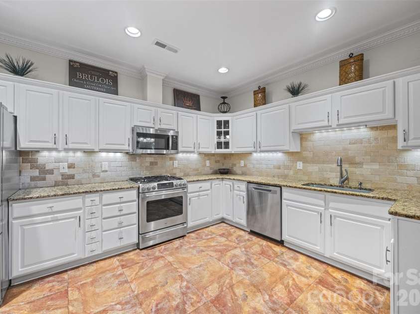 11334 Olde Turnbury Court, Charlotte, NC 28277.  MLS# CAR4409761, YatesRealty ID 43869. 