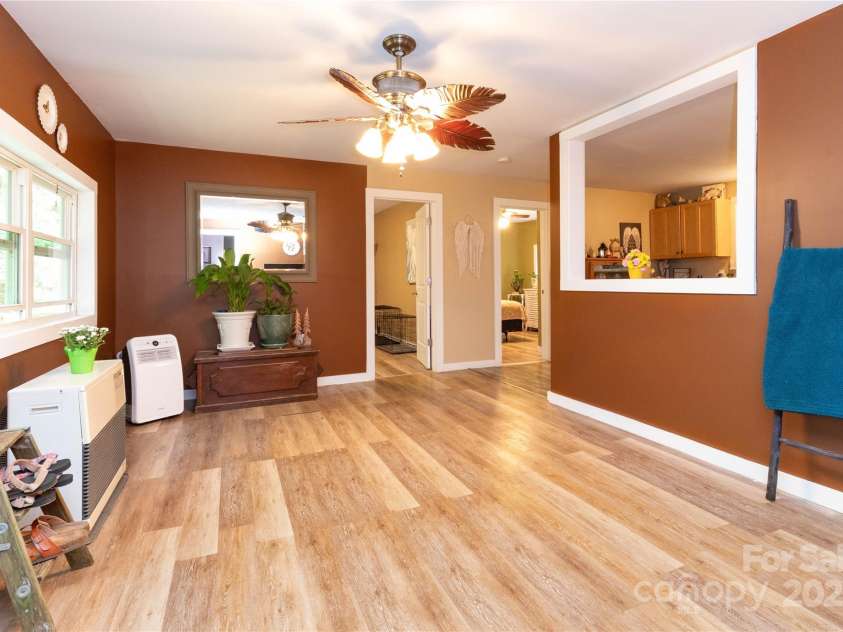 500 Chimney Log Road, Marshall, NC 28753.  MLS# CAR4171665, YatesRealty ID 4387. 