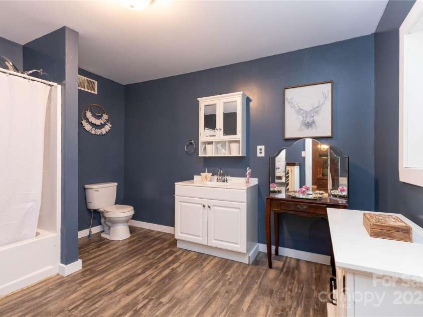 500 Chimney Log Road, Marshall, NC 28753.  MLS# CAR4171665, YatesRealty ID 4387. 