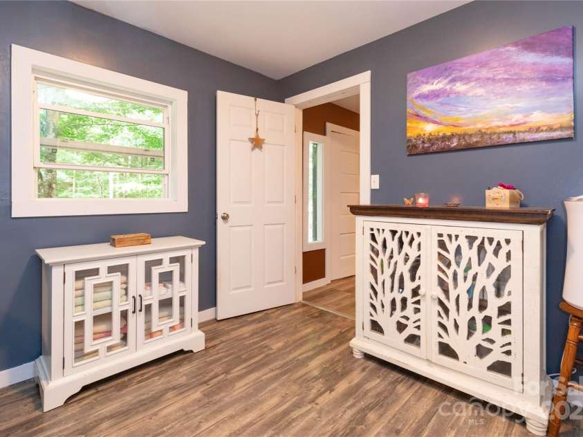 500 Chimney Log Road, Marshall, NC 28753.  MLS# CAR4171665, YatesRealty ID 4387. 