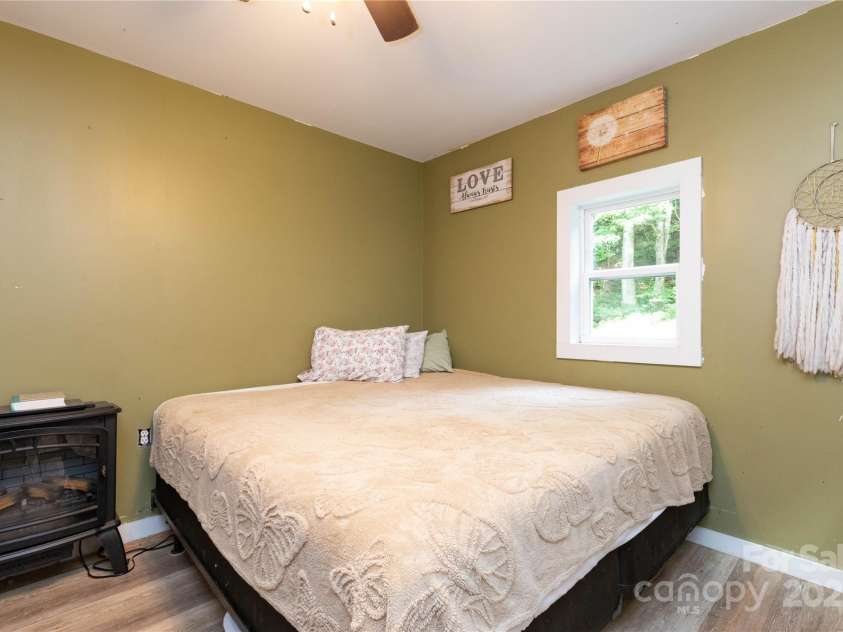 500 Chimney Log Road, Marshall, NC 28753.  MLS# CAR4171665, YatesRealty ID 4387. 