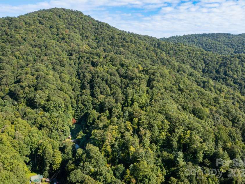 500 Chimney Log Road, Marshall, NC 28753.  MLS# CAR4171665, YatesRealty ID 4387. 