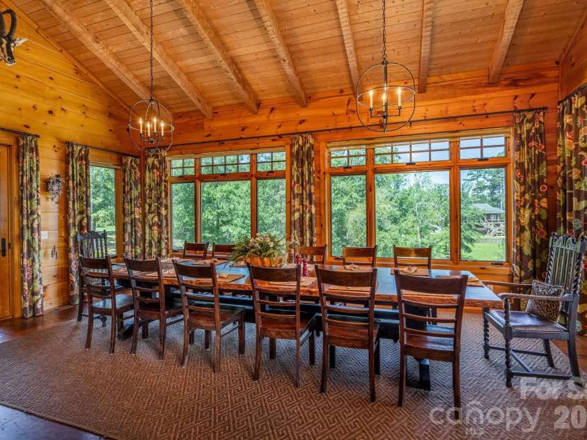 197 Smooth Rock Point, Ridgeway, SC 29130.  MLS# CAR4412081, YatesRealty ID 43870. Dinging area on main  level