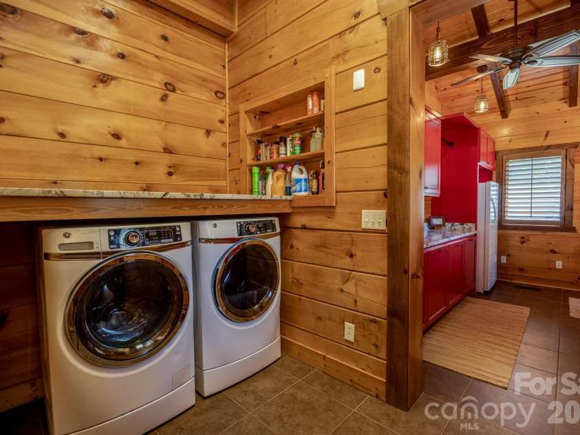 197 Smooth Rock Point, Ridgeway, SC 29130.  MLS# CAR4412081, YatesRealty ID 43870. Laundry Room Main Level