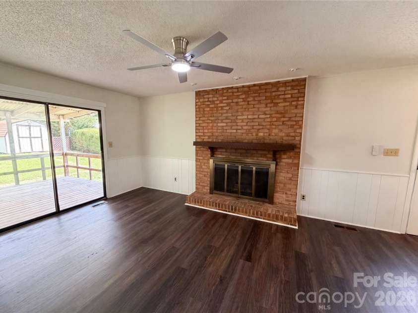 1034 Buckingham Avenue, Gastonia, NC 28054.  MLS# CAR4404589, YatesRealty ID 43873. 