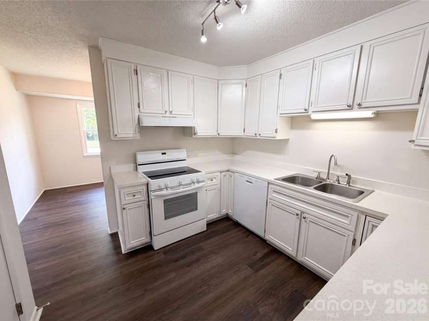 1034 Buckingham Avenue, Gastonia, NC 28054.  MLS# CAR4404589, YatesRealty ID 43873. 