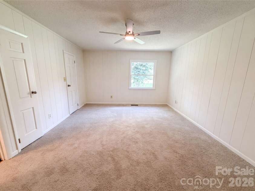 1034 Buckingham Avenue, Gastonia, NC 28054.  MLS# CAR4404589, YatesRealty ID 43873. 