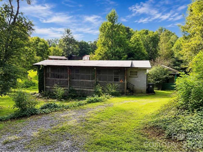 9110 Wilson Road, Hildebran, NC 28637.  MLS# CAR4387630, YatesRealty ID 43875. 