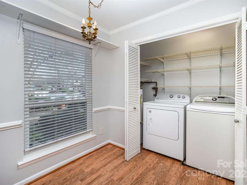 805 Sardis Cove Drive, Charlotte, NC 28270.  MLS# CAR4324694, YatesRealty ID 4388. Flex Space - Laundry