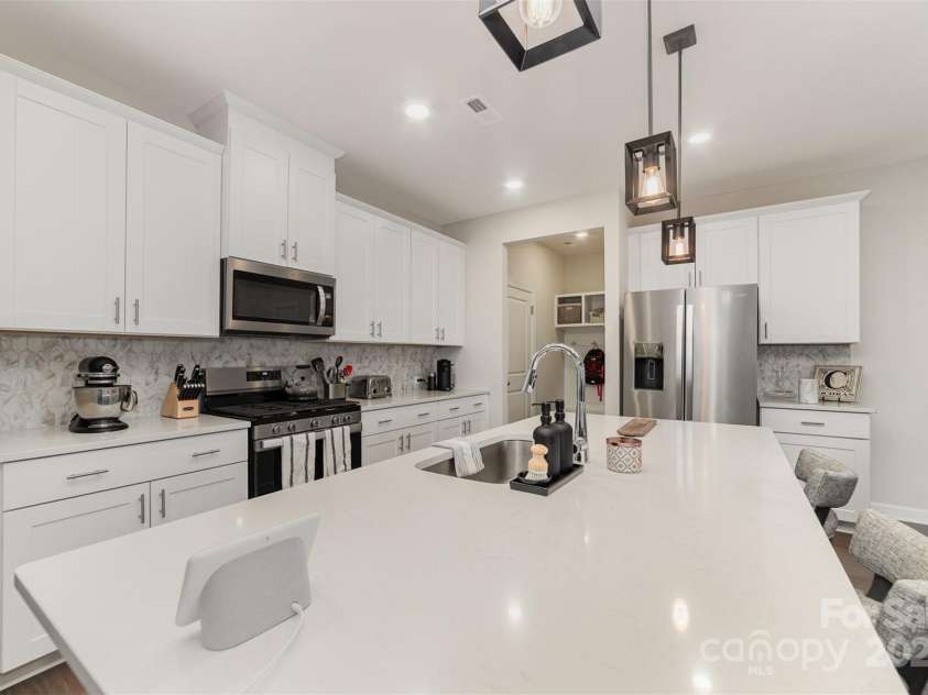 920 Clementine Road, Monroe, NC 28110.  MLS# CAR4225803, YatesRealty ID 4388. Great Quartz countertops