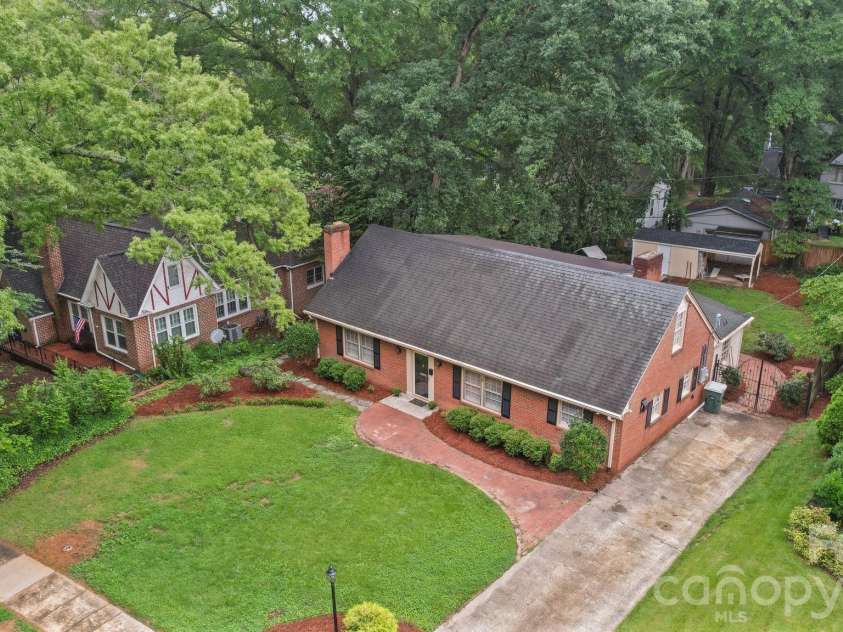 1210 Crescent Avenue, Gastonia, NC 28052.  MLS# CAR4411439, YatesRealty ID 43882. 