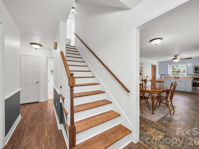 1210 Crescent Avenue, Gastonia, NC 28052.  MLS# CAR4411439, YatesRealty ID 43882. 