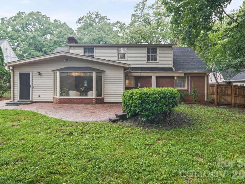 1210 Crescent Avenue, Gastonia, NC 28052.  MLS# CAR4411439, YatesRealty ID 43882. 
