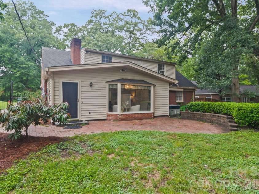 1210 Crescent Avenue, Gastonia, NC 28052.  MLS# CAR4411439, YatesRealty ID 43882. 