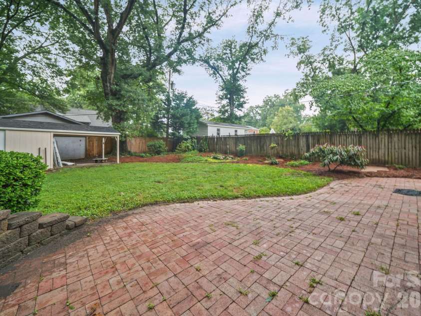 1210 Crescent Avenue, Gastonia, NC 28052.  MLS# CAR4411439, YatesRealty ID 43882. 
