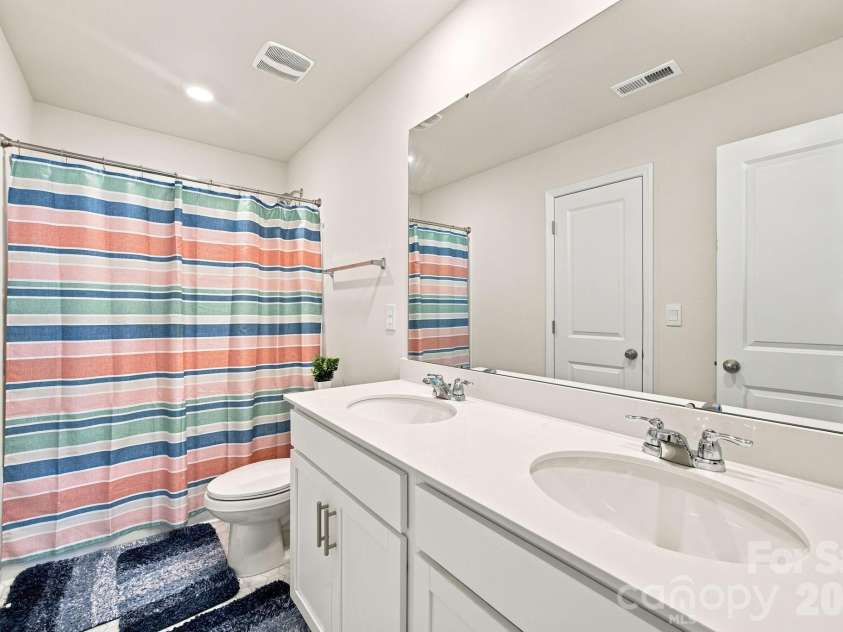 9251 Mackinaw Drive, Gastonia, NC 28056.  MLS# CAR4406439, YatesRealty ID 43884. 