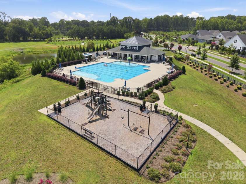 9251 Mackinaw Drive, Gastonia, NC 28056.  MLS# CAR4406439, YatesRealty ID 43884. 