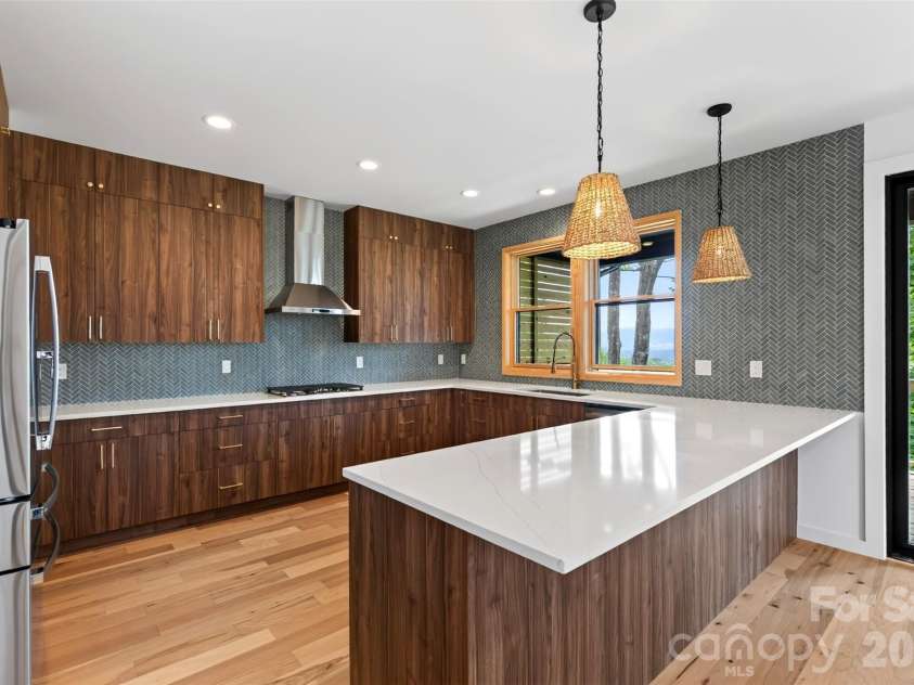 27 Denali Drive, Asheville, NC 28806.  MLS# CAR4411393, YatesRealty ID 43888. 