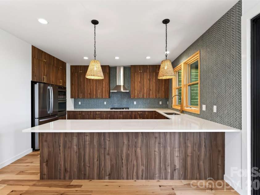 27 Denali Drive, Asheville, NC 28806.  MLS# CAR4411393, YatesRealty ID 43888. 