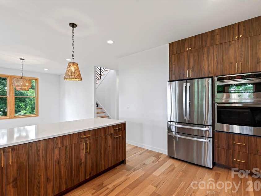 27 Denali Drive, Asheville, NC 28806.  MLS# CAR4411393, YatesRealty ID 43888. 