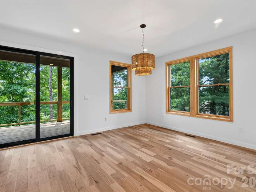 27 Denali Drive, Asheville, NC 28806.  MLS# CAR4411393, YatesRealty ID 43888. 