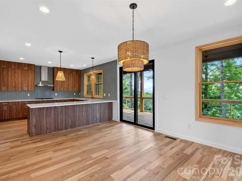 27 Denali Drive, Asheville, NC 28806.  MLS# CAR4411393, YatesRealty ID 43888. 