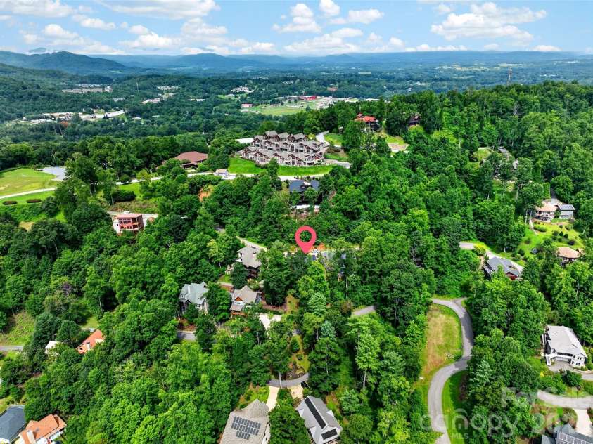 27 Denali Drive, Asheville, NC 28806.  MLS# CAR4411393, YatesRealty ID 43888. 