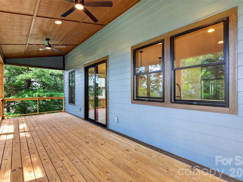 27 Denali Drive, Asheville, NC 28806.  MLS# CAR4411393, YatesRealty ID 43888. 