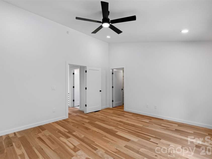 27 Denali Drive, Asheville, NC 28806.  MLS# CAR4411393, YatesRealty ID 43888. 