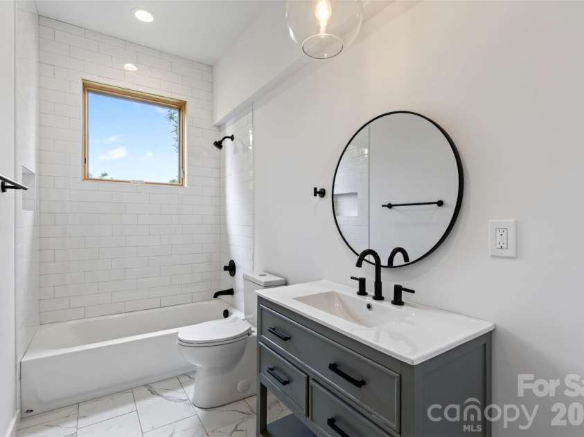 27 Denali Drive, Asheville, NC 28806.  MLS# CAR4411393, YatesRealty ID 43888. 