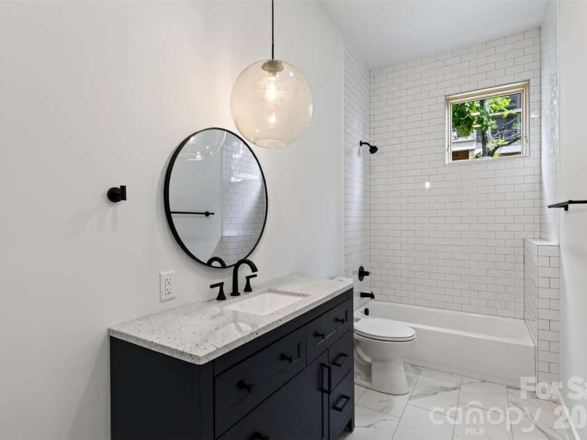 27 Denali Drive, Asheville, NC 28806.  MLS# CAR4411393, YatesRealty ID 43888. 
