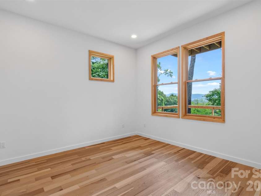 27 Denali Drive, Asheville, NC 28806.  MLS# CAR4411393, YatesRealty ID 43888. 