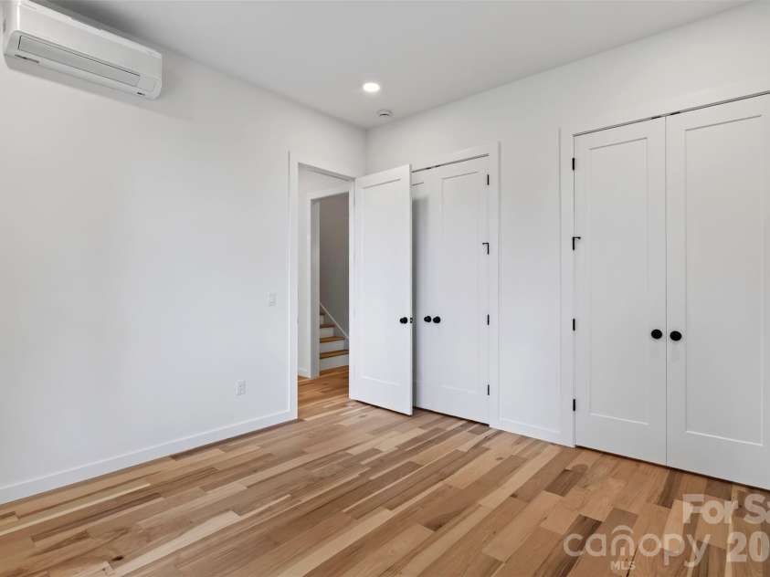 27 Denali Drive, Asheville, NC 28806.  MLS# CAR4411393, YatesRealty ID 43888. 
