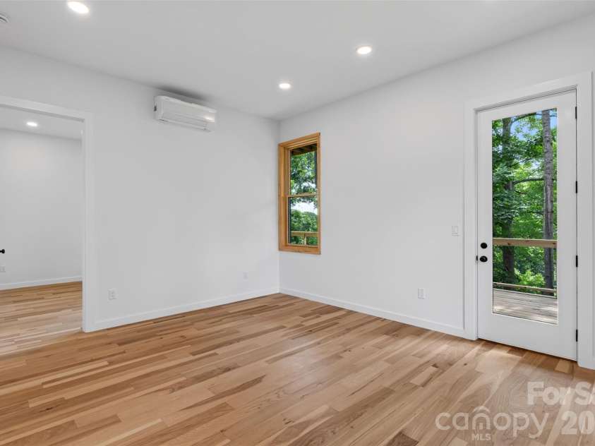 27 Denali Drive, Asheville, NC 28806.  MLS# CAR4411393, YatesRealty ID 43888. 