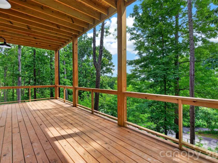27 Denali Drive, Asheville, NC 28806.  MLS# CAR4411393, YatesRealty ID 43888. 