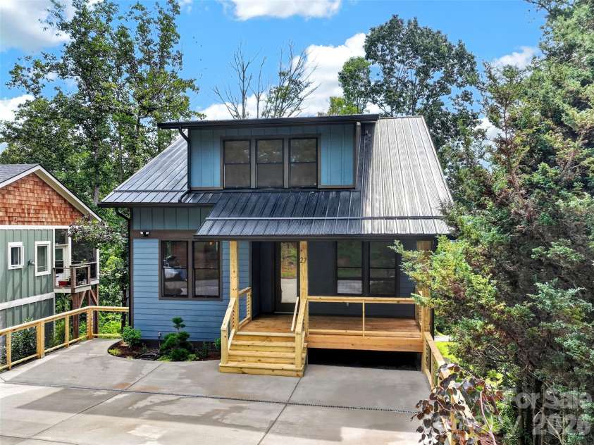27 Denali Drive, Asheville, NC 28806.  MLS# CAR4411393, YatesRealty ID 43888. 