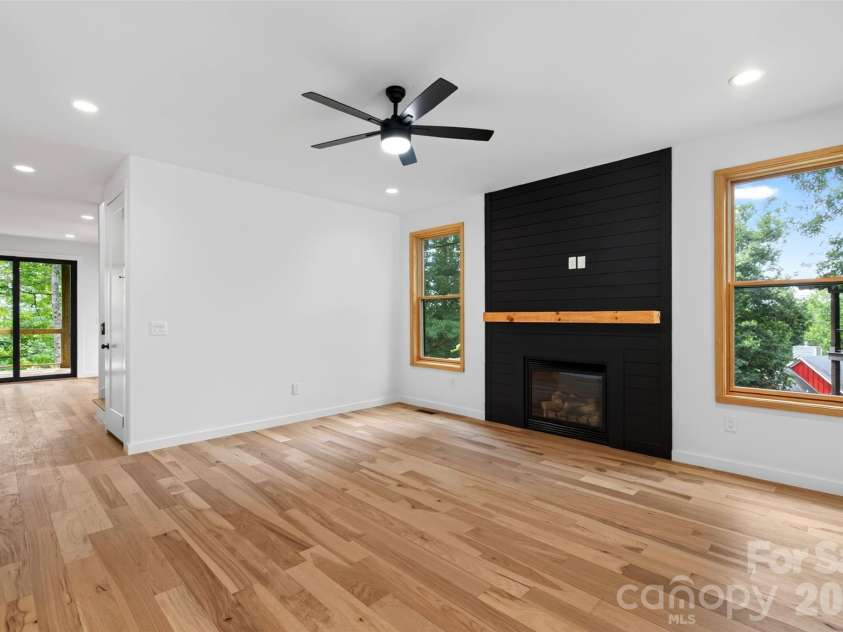 27 Denali Drive, Asheville, NC 28806.  MLS# CAR4411393, YatesRealty ID 43888. 