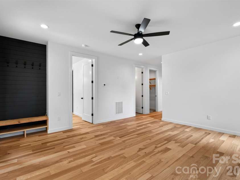 27 Denali Drive, Asheville, NC 28806.  MLS# CAR4411393, YatesRealty ID 43888. 
