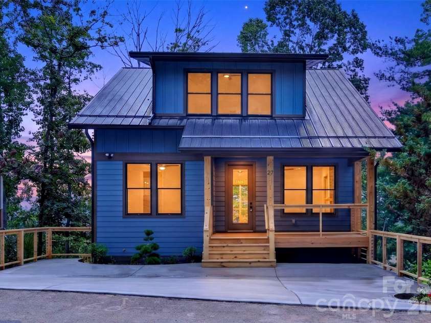 27 Denali Drive, Asheville, NC 28806.  MLS# CAR4411393, YatesRealty ID 43888. 