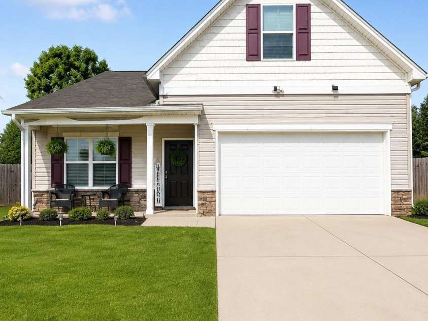 1100 Silvertrace Drive, Salisbury, NC 28144.  MLS# CAR4401572, YatesRealty ID 43889. 