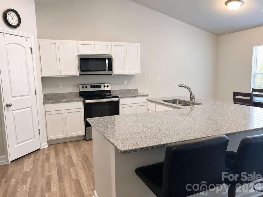 1100 Silvertrace Drive, Salisbury, NC 28144.  MLS# CAR4401572, YatesRealty ID 43889. Kitchen