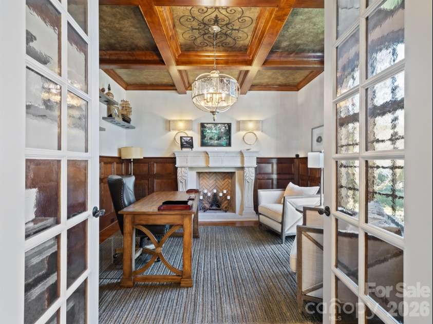 229 Wrenwood Lane, Charlotte, NC 28211.  MLS# CAR4333532, YatesRealty ID 4389. 